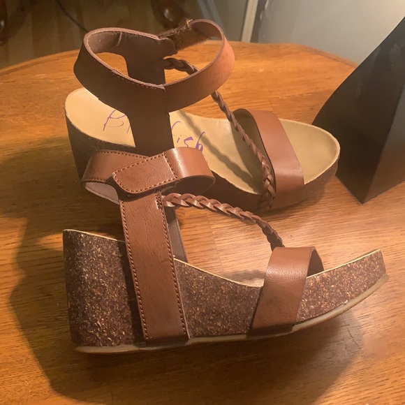 Wedges sandals - Picture 2 of 9